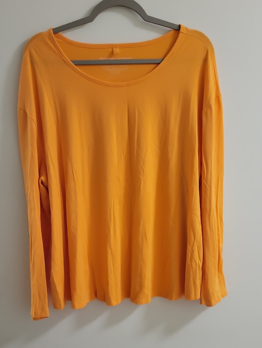 Universal Standard Long‎ Sleeve Crewneck Top in Bright Orange Suze 18-20